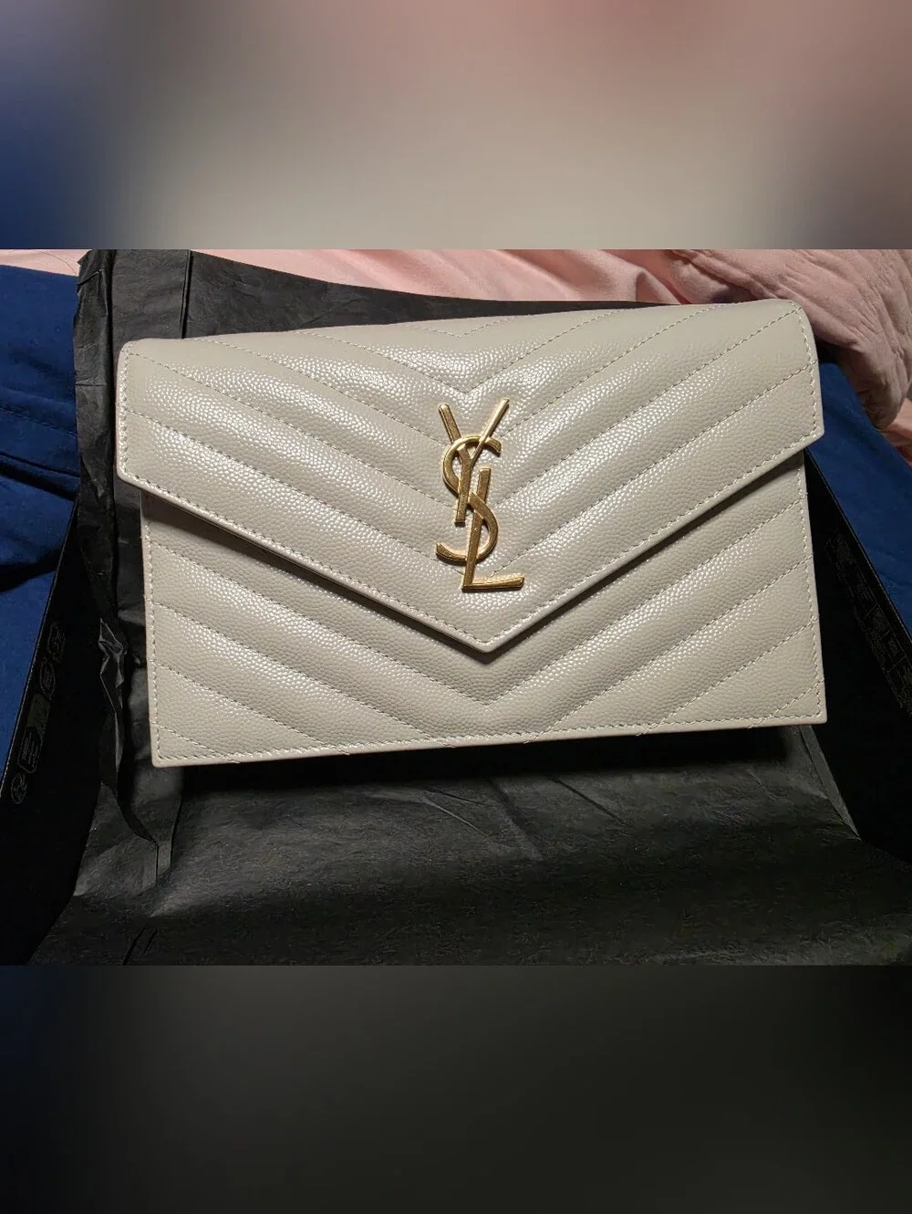 YSL CASSANDRE ENVELOPE CHAIN WALLET IN GRAIN DE POUDRE LEATHER WHITE